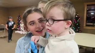 НАШИ МАЛЫШИ ВСТРЕТИЛИ САНТУ!
