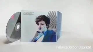 Formato CD en Digifile de 3 cuerpos con CD central y Libreto en bolsa lateral