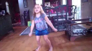 Sopdie Dances To Show Me how To Burleque