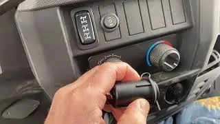 Установка USB-порта для зарядки &mdash; Polaris Ranger Crew 1000 Premium 2020 года