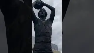 Larry Bird statue, Terre Haute Indiana #indiana #basketball #celtics #nba