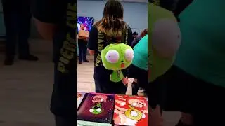 Zim & Gir take over Pure Joy Toys! #invaderzim #gir #aweekendinmylife #comiccon #celebrityhandler
