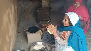 पालक साग और मक्का की रोटी, माँ के हाथों का स्वाद जो दुनिया के किसी होटल में नहीं मिलेगाSpinachrecipe