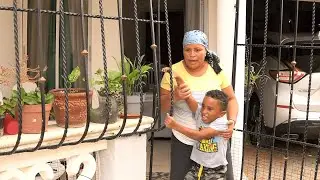 Madre descuidada y vecinos hartos
