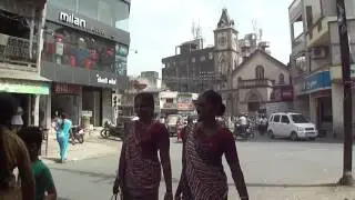 Watching people & traffic for a long time on Market Road, near Tower, then a Rickshaw ride to Jalaram Dana Chana shop, & also a peek inside Sayaji Vaibhav Library, Navsari, Gujarat, India; 28th May 2012