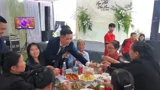 TIỆC CƯỚI VUI QUÁ LÀ VUI. 