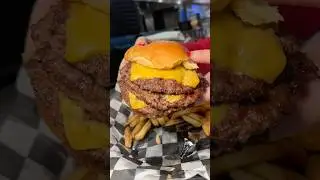 TRIPLE SMASH & INSANE MILKSHAKES at Rab&rsquo;s Country Lanes on Staten Island NYC!! 🎳🍔🍦🤤 #DEVOURPOWER