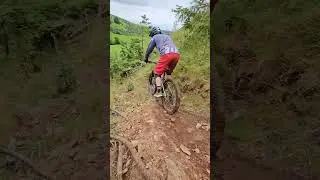Sideways Sundays. BIG CRASH.#mtb #trails #denttrails #steep #crash #enduromtb #bike #muddytrails