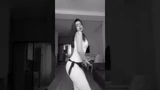 Beautiful Middle Eastern Arabian Belly Dance Show