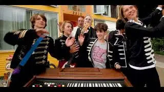 The Glacials (featuring Kevin Hearn) : Buying an Organ . From the album Basement Days, 2024