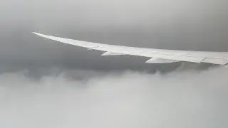 United Airlines Boeing 787-8 Rainy takeoff from Washington D.C. (IAD)