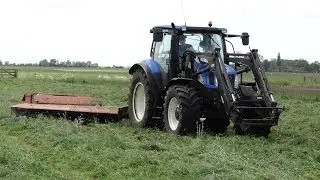 New Holland T6010/ Gras maaien/ Mowing grass/ Doornspijk/ The Netherlands/ 2014