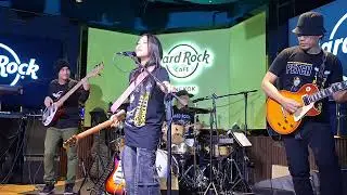 Bohemian Rhapsody น้องเพชร#peterock  งานครบรอบอายุ15ปี ที่ร้านHard Rock Cafe  Thailand, Bangkok