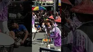 Пол Дела Круз из группы DB Drumbeaters