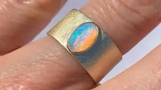 BLUE EMBERS AUSTRALIAN OPAL GOLD CIGAR BAND by NIXIN Jewelry