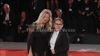L&eacute;a Seydoux walks the red carpet in Venice for the premiere of Ildik&oacute; Enyedi's 'Silent Friend'