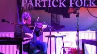 Archie McAllister plays Sleeping Tune by Gordon Duncan at Partick Folk Club.