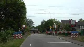 Spoorwegovergang Groenekan/ Passage a Niveau/ Railroad-/ Level Crossing/ Bahn&uuml;bergang