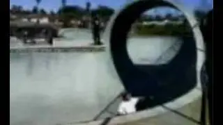 Bowlriding at Mike Fox skatepark, Santa Cruz