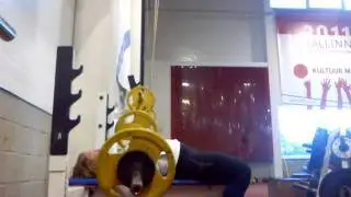 Batmannu 55kg bench press fail.