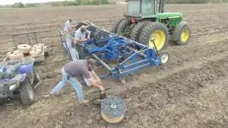 Instalarea sistemului subsolier de irigare prin picurare - SDI