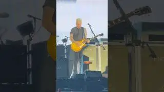 Mike McCready from Pearl Jam letting rip #pearljam #sydney #guitarsolo