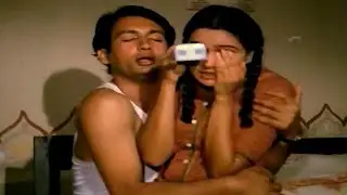 ये इंग्लिश पिक्चर है इसमें लड़के लड़की कपडे नहीं पहनते - Romantic Scene - Anubhav Hindi Movie