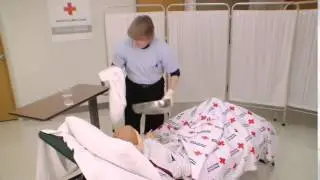 Emptying a colostomy bag