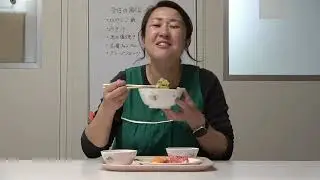 ともべ幼稚園　今日の給食「かやくごはん」を食べる