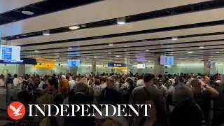 Long queues build at Heathrow airport after nationwide e-gate issue