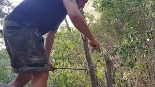 ousuca Minn-waki Bushcraft-Messer bei der Arbeit