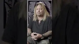 M&ouml;tley Cr&uuml;e Should give support instead of criticism