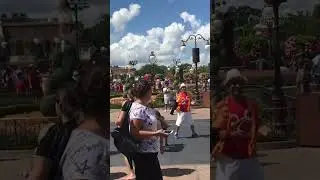 Magic kingdom move it shake it parade Walt Disney world