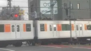 北千住大踏切踏切を通過する東武50050系