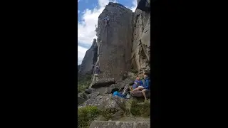 Brown's Eliminate | Froggatt Edge | E2 5B