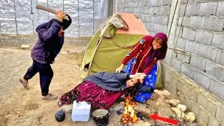 Али и Сариан заняты своими повседневными делами, но Захра Шайтан им завидует.