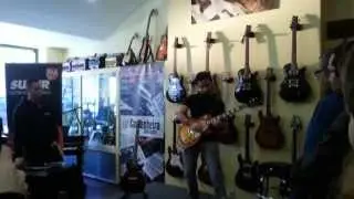 Playing Fortress (Alter Bridge) Solo live for Mark Tremonti