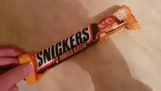 Пробую новый SNICKERS с миндалем