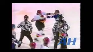 OHL Feb. 17, 1990 Jeff Ballantyne,OS v Alain Laforge,SUD (HL) Owen Sound Platers Sudbury Wolves