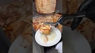 İstanbul'da @polesan-catering El Değmeden D&ouml;ner Kesimi ! #tavukd&ouml;ner #topluyemek #reklamdeğildir