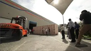 SGI Dubai 2019 - JHF 5m UV Printer unboxing
