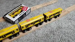 Holz U-Bahn Berlin U2