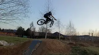 ZNOWU POWRÓT! Budowa w kontynuacji, Bikeyard S2 #5 - budowa przydomowych tras fr dirt mtb