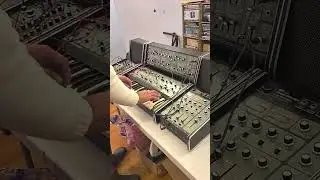 Roland System 100 Synthesizer - Jam with a bell sound (ring modulation) #synth #modular #synthjam