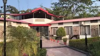 Car se Train ko peechhe kardiya 🎉Itna Beautiful palace kaha hai? 