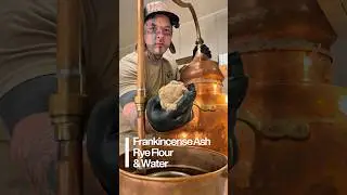 Пепел ладана, ржаная мука и вода: традиционная печать.