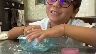 facciamo lo slime con l&rsquo;amido di mais con papi