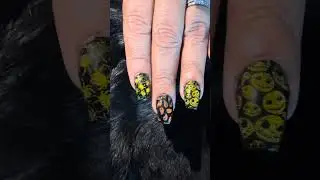 Cat eye/magnetic gel polish with Halloween theme