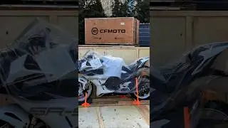 Первый взгляд на CFMOTO 450 SRS 2025 года 😍 | 450-кубовый твин, 46 л.с., проскальзывающее сцепление