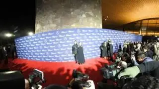 360 Video of Natalie Portman arriving at the 2017 Palm Springs Film Festival  | Splash News TV